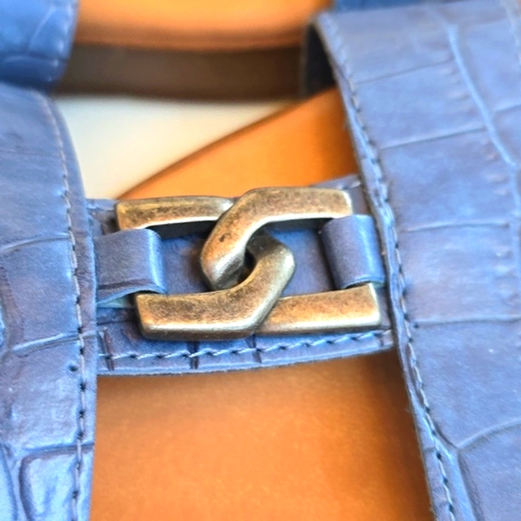 Tuscany Easy Streets blue croc embossed faux leather slides size 7.5 - Picture 6 of 12